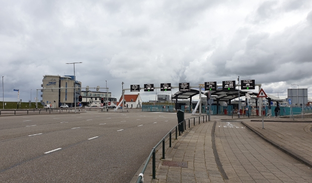 Coronamaatregelen bij de veerdienst naar Texel, Den Helder.