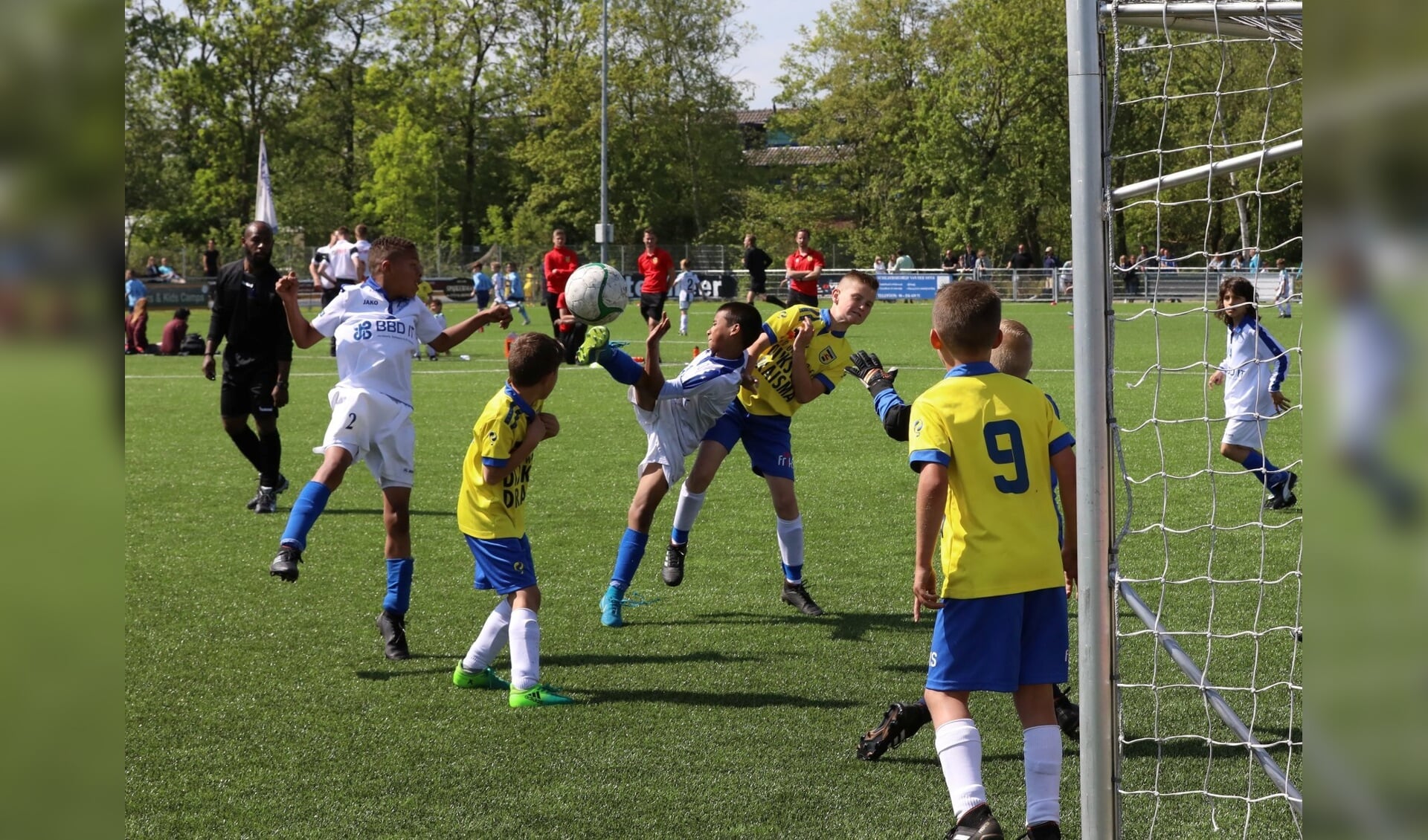 Purmersteijn heeft een samenwerkingsverband met de jeugdopleiding van Ajax. 