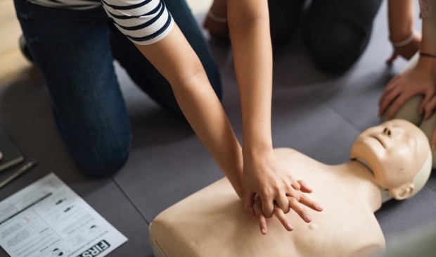 <p>Leren reanimeren is ook een onderdeel van de EHBO-cursus.</p>