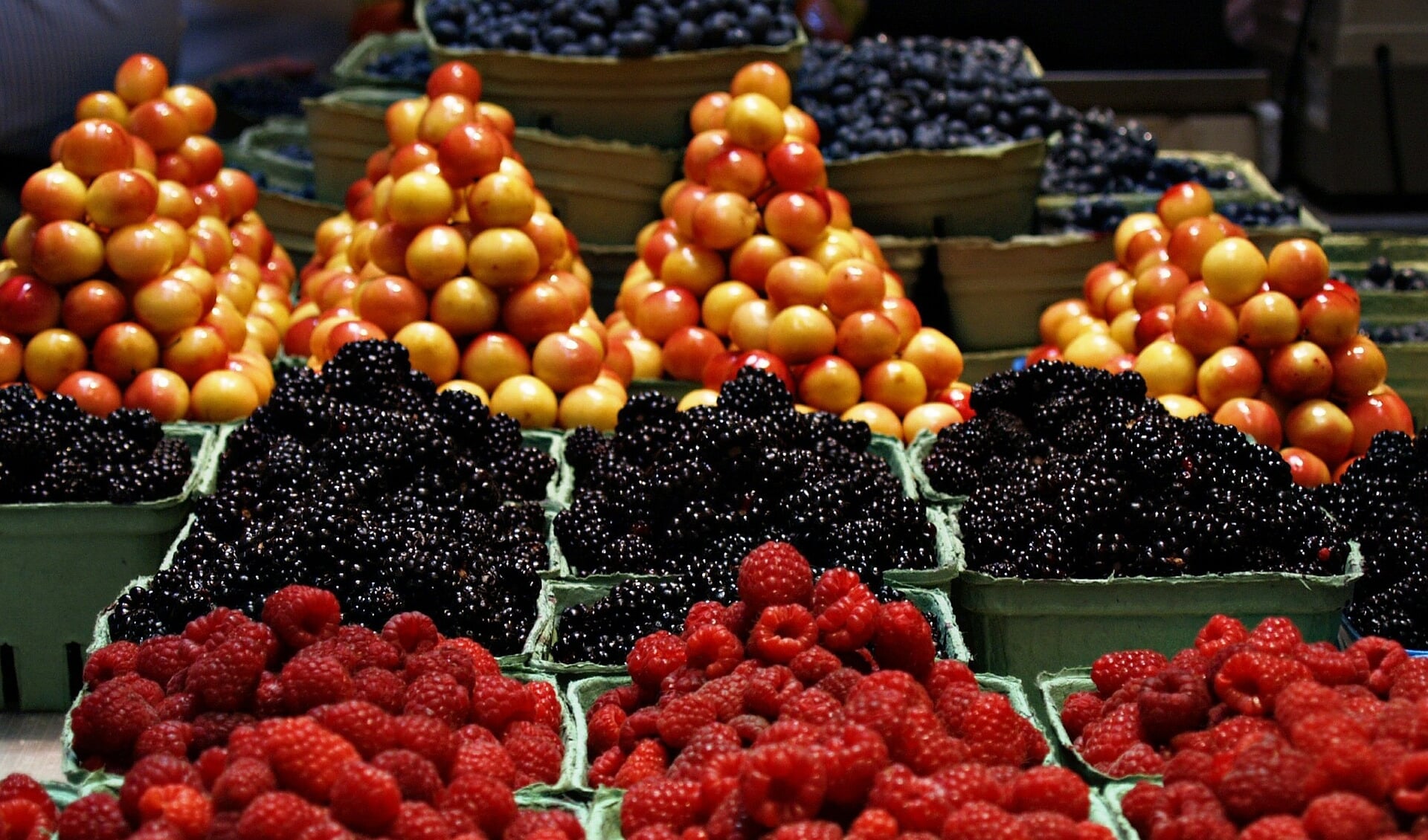 Vers groente en fruit kunt u in Volendam op de markt nog steeds krijgen. 