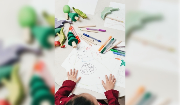 Kindertekeningen zijn altijd leuk om te bewaren. Nu ook voor eenzame ouderen, om van te genieten.