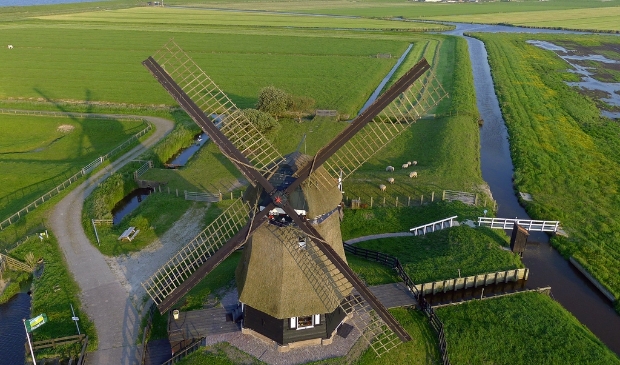 De Etersheimerbraakmolen vanuit de lucht gezien.