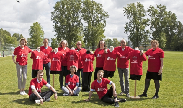 Monique Stam, Mathieu Mouton, Anita Hoole, Peter de Boer, Patricia Smagge, Wil Verkooijen, Annette Valent, Patricia Surendonk, Floris de Boer. en Jonah van Ravenzwaaij ondersteunen deze actie. NB: Vanwege de RIVM-richtlijnen is dit een samengestelde foto.