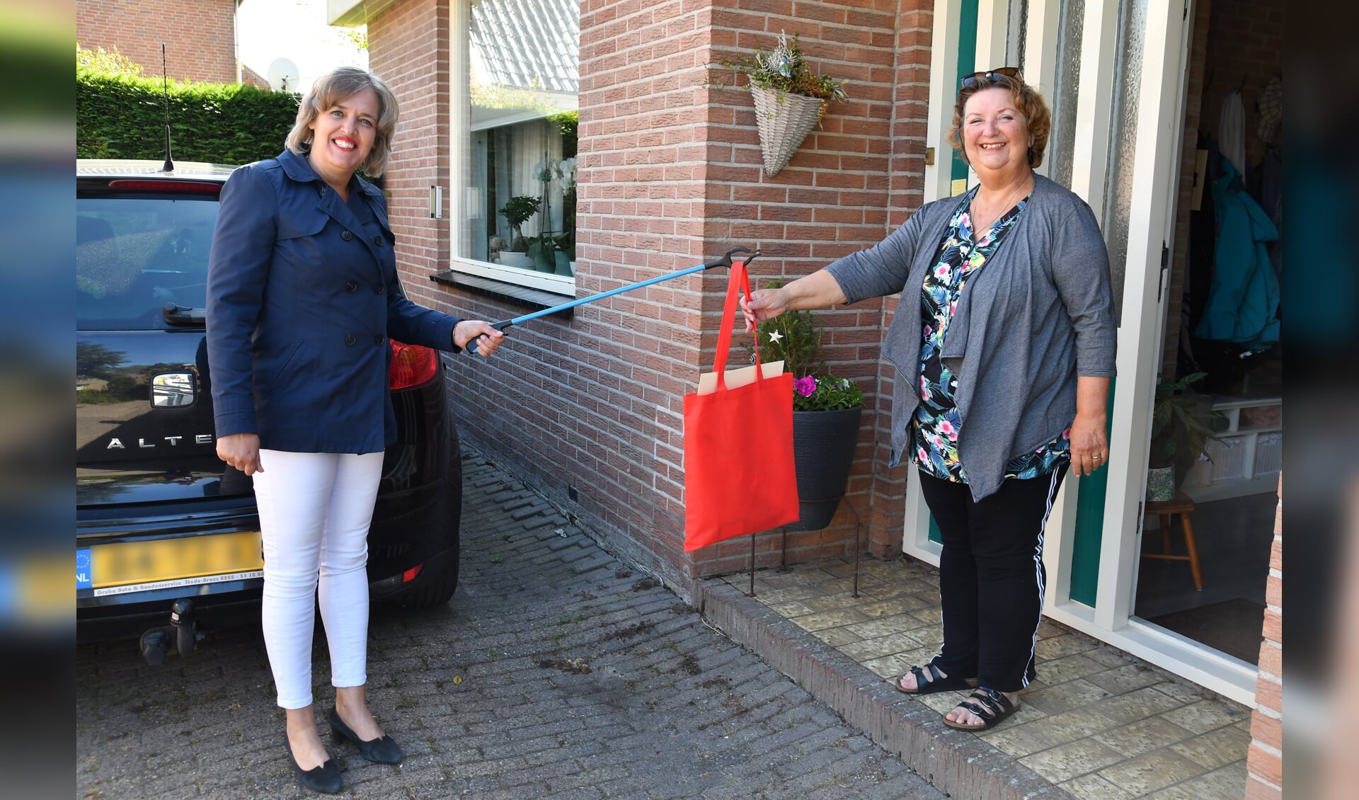 Wethouder Roos-Bakker blij met aanbesteding gemeentehuislocatie Venhuizen.