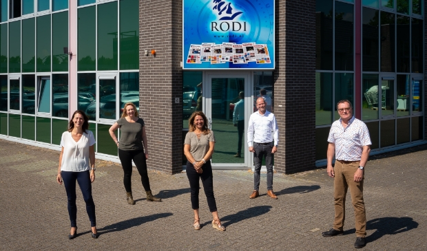 Rachel en Simone van Hayhoe (links) en Nelleke, Jeroen en John van Rodi Media heten de PRO-ondernemers welkom op 4 juni.