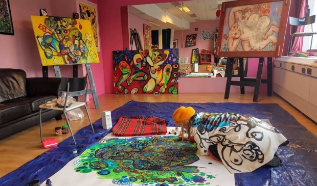 Helen Roeten in haar atelier in Alkmaar