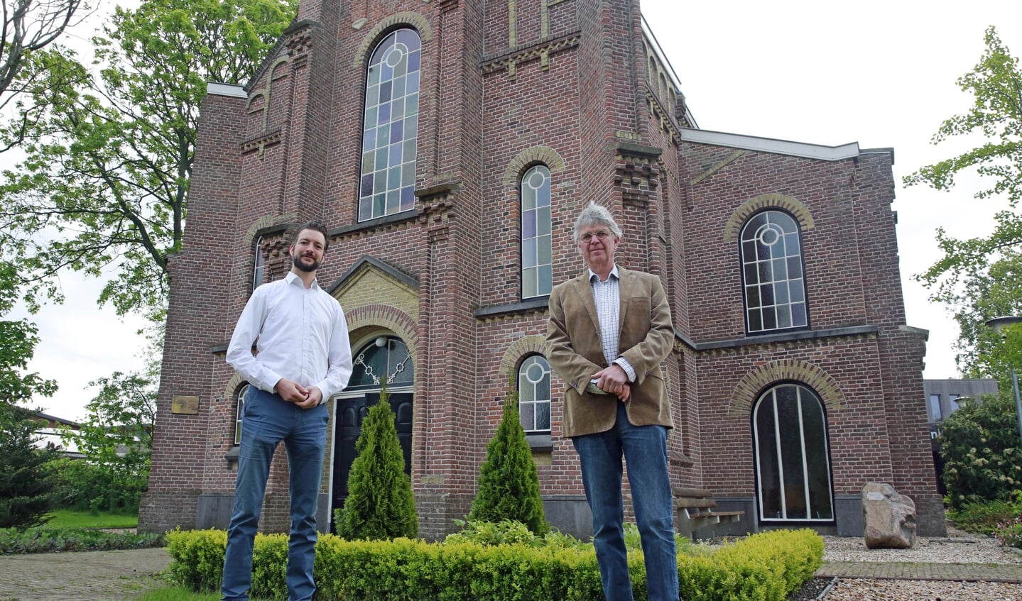 Predikanten Niels Gillebaard (l) en Henco van Capelleveen.
