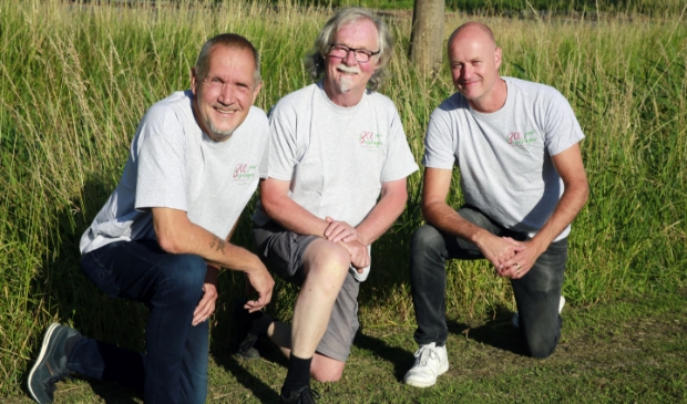 <p>Drie van de bedenkers van de grote Besselingen-reünie. V.l.n.r.: Harry Custers, Piet Besseling en Gerry Besseling. (Foto: Theo Annes)</p>