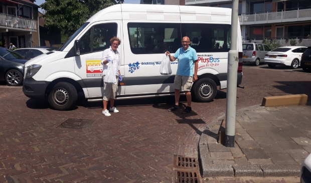 De vrijwilligers van de 'Wijk Uit' PlusBus.