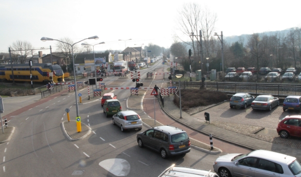 Betere veiligheid en doorstroming bij de overweg aan de Beverwijkerstraatweg.