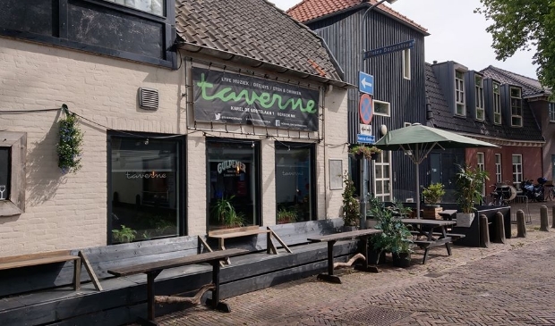 Het terras van De Taverne, een van de voorbeelden van creatief ondernemerschap in tijden van Corona.