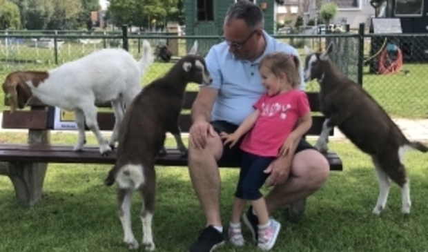 De bezoekers zijn blij dat ze weer bij de kinderboerderij terechtkunnen.