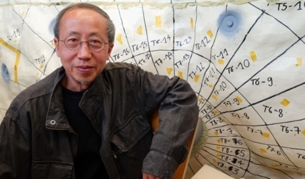 Huang Yong Ping maakte het kunstwerk. (Foto: Wineke van Muiswinkel, courtesy Stroom Den Haag).