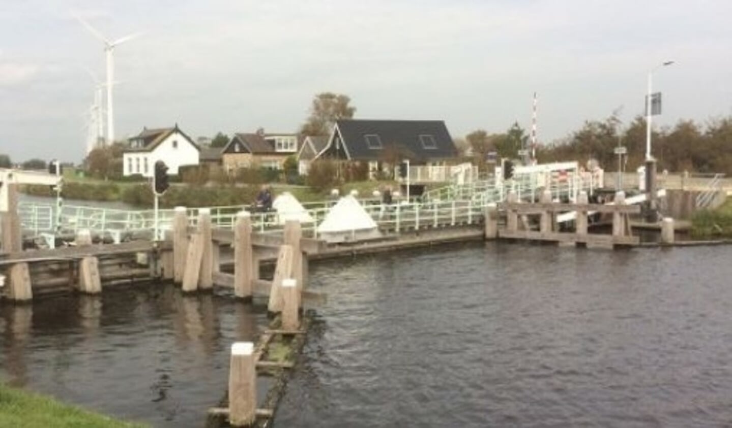 Burgervlotbrug tijdelijk afgesloten voor verkeer.