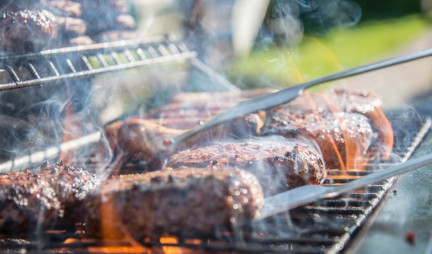 De gemeente gaat strenger handhaven op bezoekers die (geluids)overlast veroorzaken. Ook barbecuen is voorlopig niet meer toegestaan.