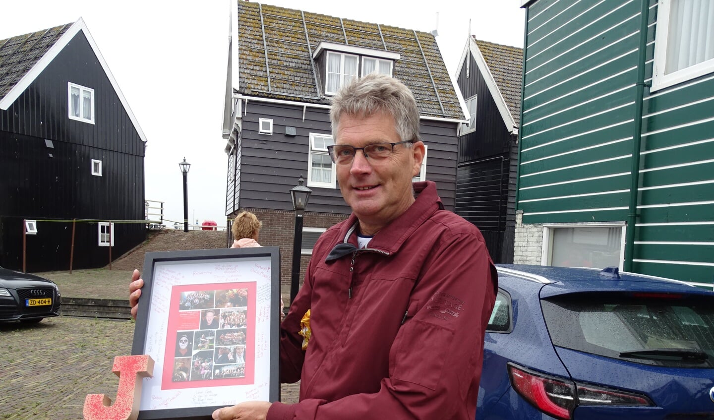 Van de leerlingen kreeg Cees een foto collage met allerlei persoonlijke teksten van de leerlingen.