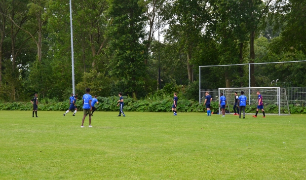 In het kader van het project 'Jeugd aan zet' werden bij WMC allerlei voetbalactiviteiten georganiseerd.