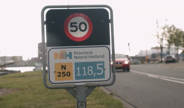 De komst van nieuwe verkeerslichten in Den Helder is onderdeel van de oplossingen om verkeersdruk op de weg beter te regelen.