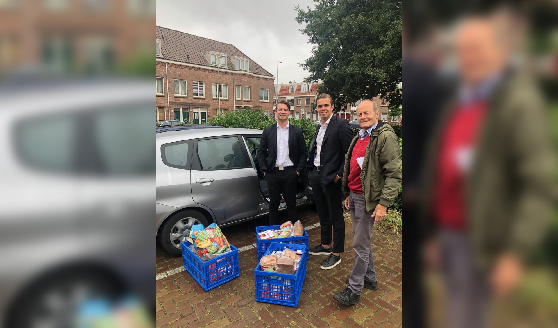 v.l.n.r. studenten Paul Kusters en Luca Wisman en Ko Ariëns van Rotaryclub Nieuwendam.