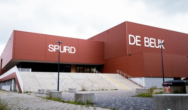 Op het dak van de sportaccommodatie komen liefst 1500 zonnepanelen.