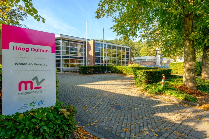 Voorzijde woonzorgcentrum Hoog Duinen in Schoorl