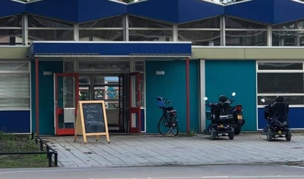 De Saamhorigheid zit nu in het voormalige schoolgebouw aan de Mercuriusweg.