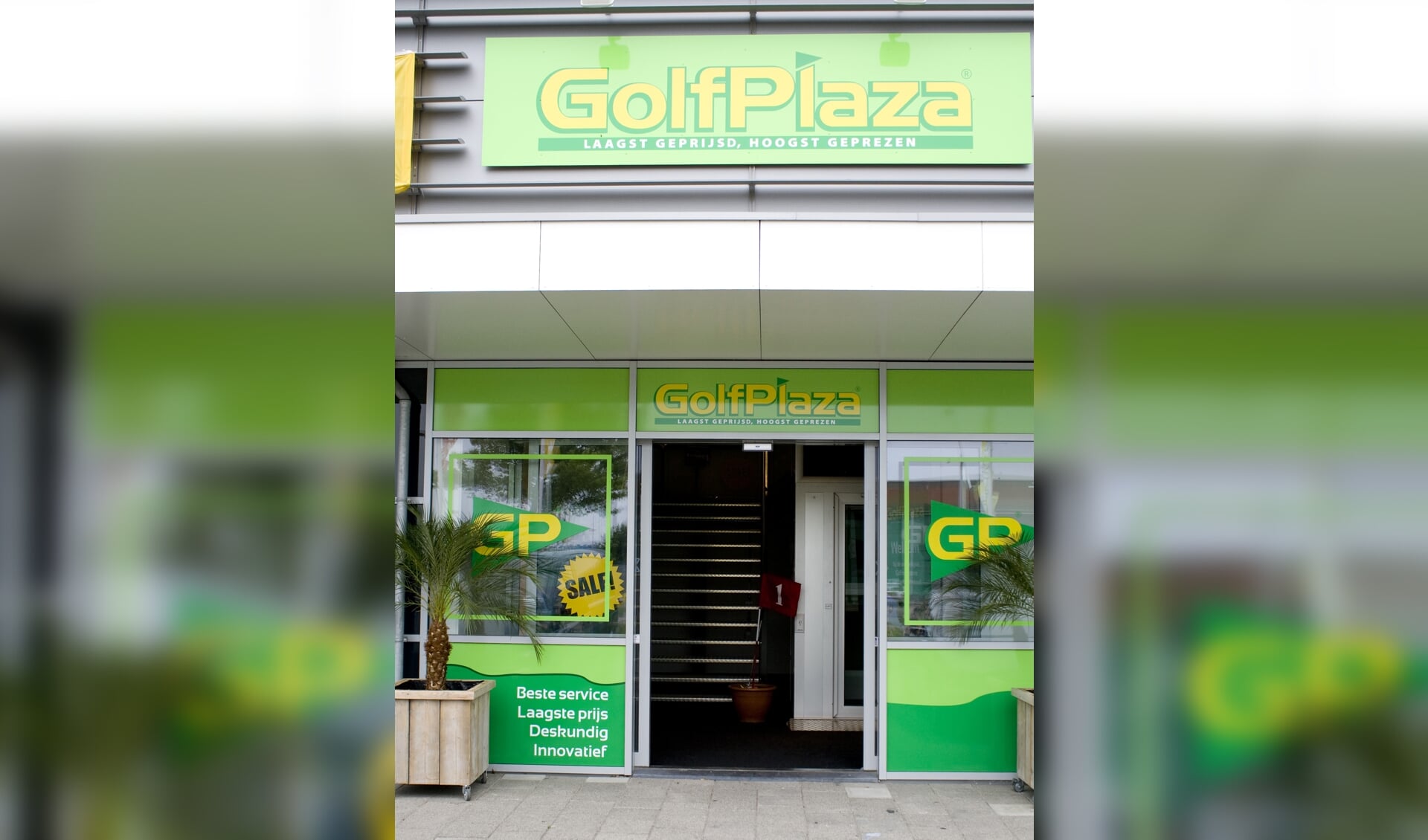 De huidige vestiging van Golfplaza in Amsterdam gaat per 1 oktober sluiten.