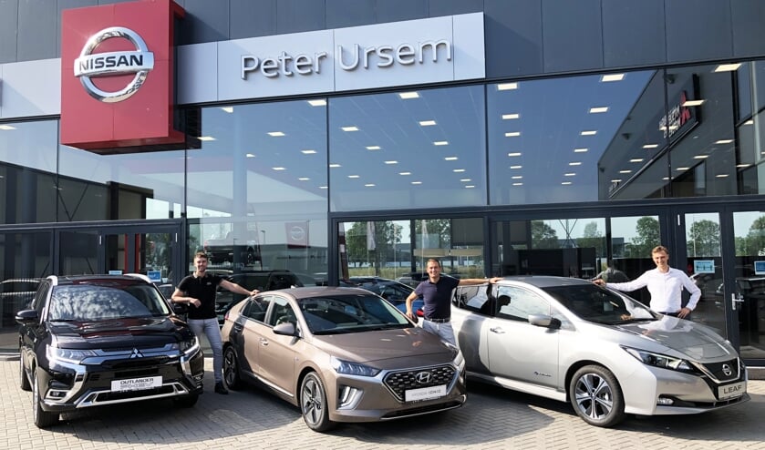 <p>Het verkoopteam van Purmerend: Stan Koeman, Maarten Knijnenburg en Tristan Kwakman.</p>