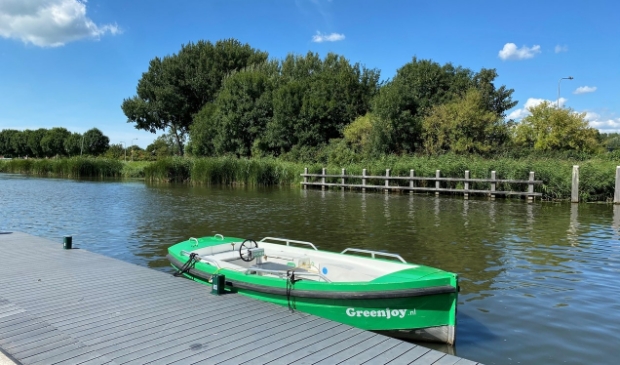 <p>Purmerend ligt op het knooppunt van mooie vaarroutes, vanaf zaterdag te verkennen per elektrische fluistersloep.</p>