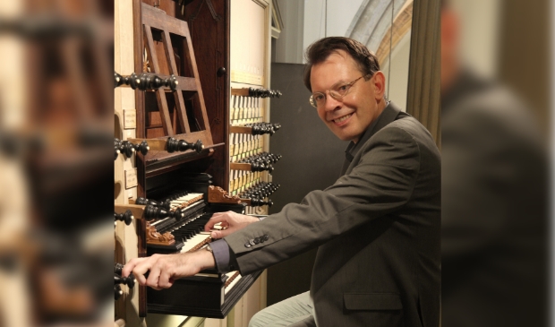 <p><strong>Organist Frank van Wijk (Foto: aangeleverd)</strong></p>