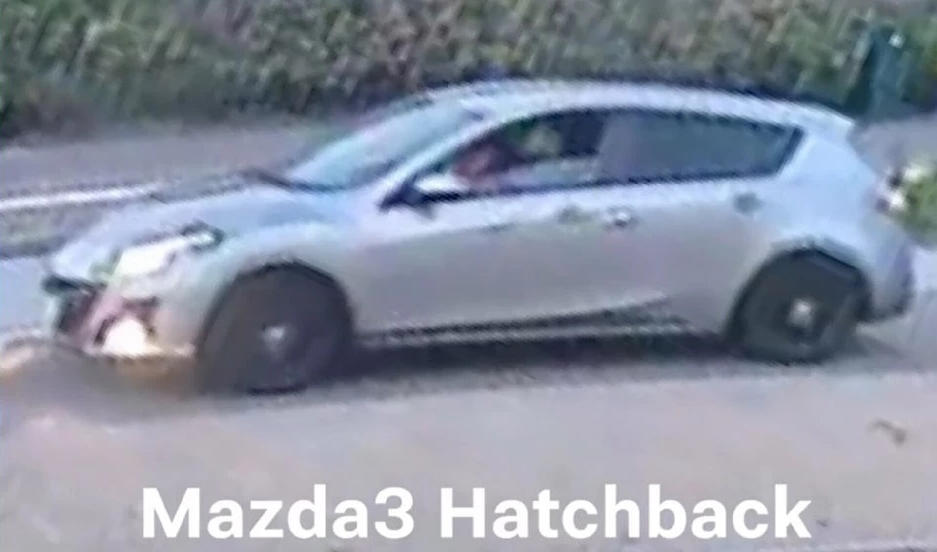 Een Mazda 3 is in beslag genomen door de recherche inzake het onderzoek naar de dood van Tamar.