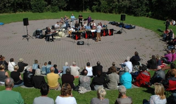 <p>Wees welkom op de eerste openluchtdienst. </p>