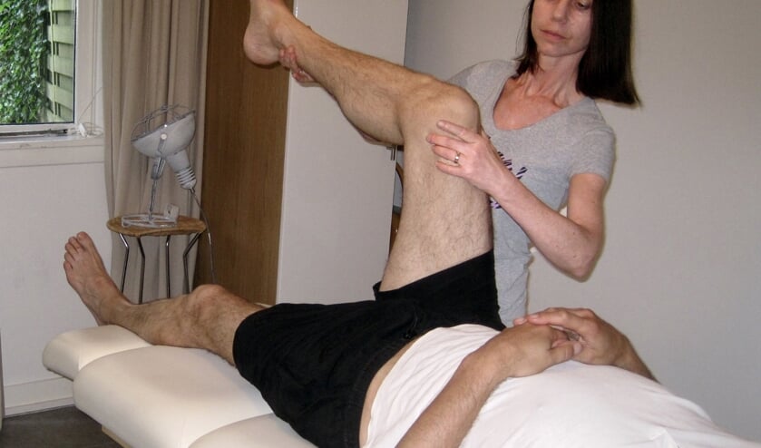Judith Bakker past MAT toe in haar praktijk in Amsterdam.