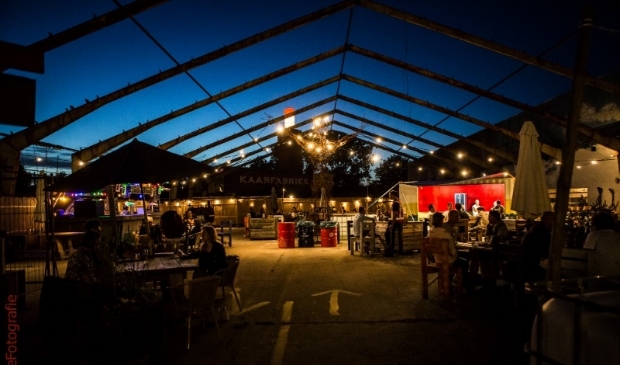 <p>HAL 25 heeft het grootste terras van Alkmaar dat 26 september feestelijk afsluit.</p>