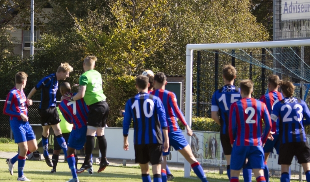 <p>Vitesse in actie tegen KFC.</p>