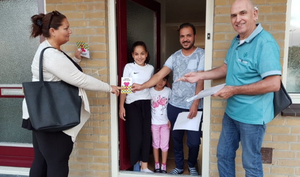 <p>Welzijns- en zorgorganisaties de wijk in voor verborgen hulpvragen.</p>