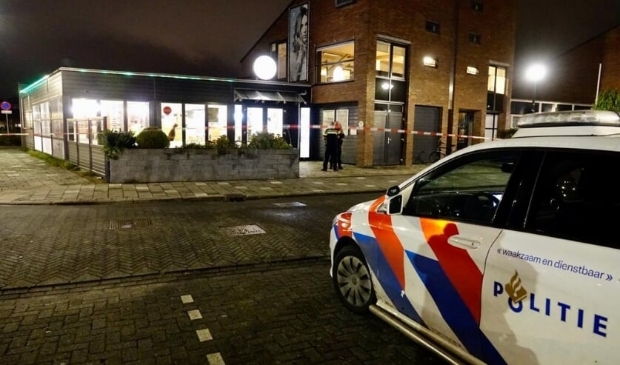 Snackbar Plaza aan de Betje Wolfftuin werd zaterdagavond overvallen.