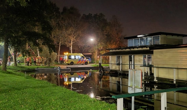 <p>Sirenes en zwaailichten gisteravond bij de BroekerVeiling.</p>