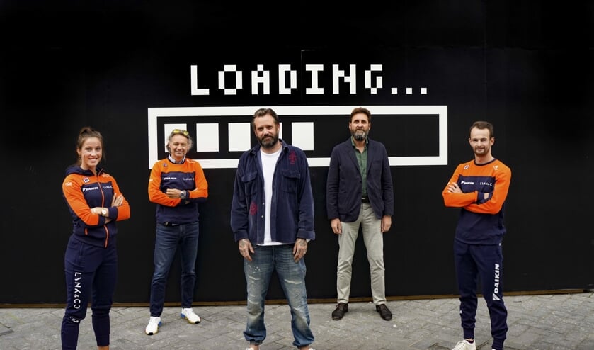 Van links naar rechts: Suzanne Schulting, Jeroen Otter, Robin van der Kaa (Lynk & Co), Herman de Haan (directeur-bestuurder KNSB) en Itzhak de Laat.