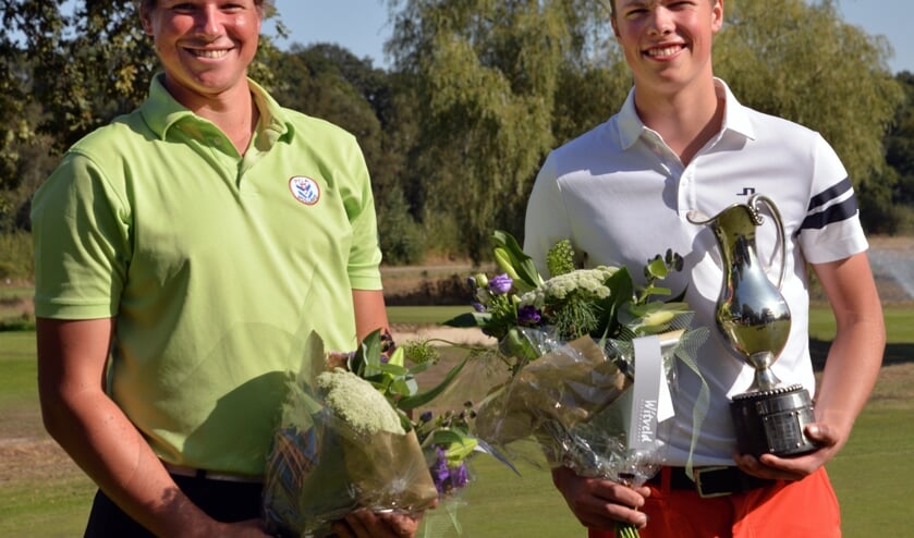 Rick Hessing (r) en Fernand Osther als winnaar en runner-up van het Nationaal Open Matchplay. (Foto’s Sef Valentijn/GC Geijsteren)