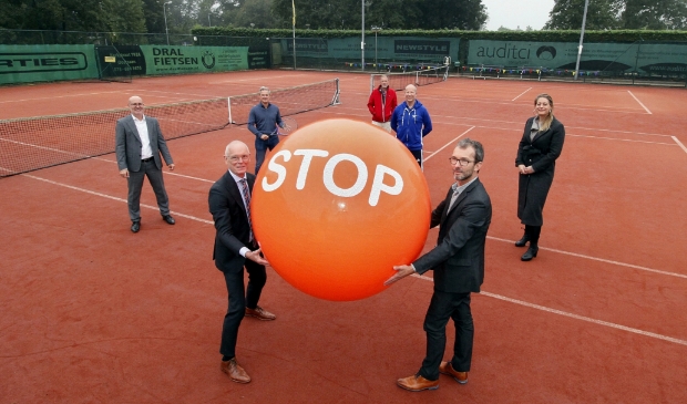 <p>De start vond plaats in Oostzaan.</p>