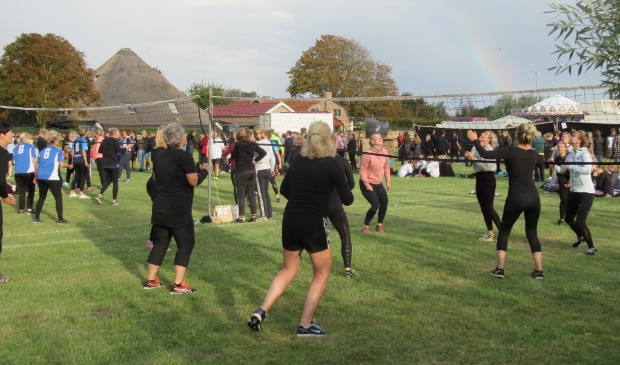 Volleyballen bij de Zijdwinderkermis