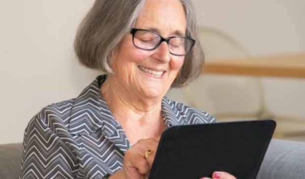 <p>Blijf online in contact met anderen.</p>