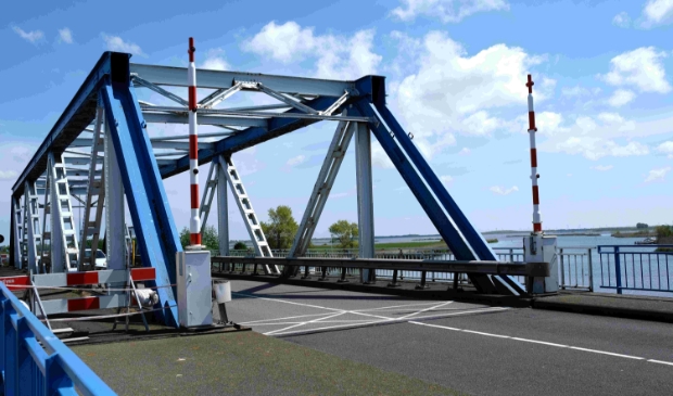 <p>Balgzandbrug binnenkort weer in gebruik</p>