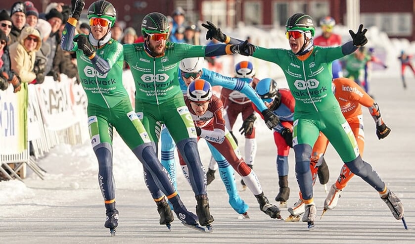 Volop jubel bij het team van AB Vakwerk na wéér een zege. Maar de hoofdsponsor stopt nu.