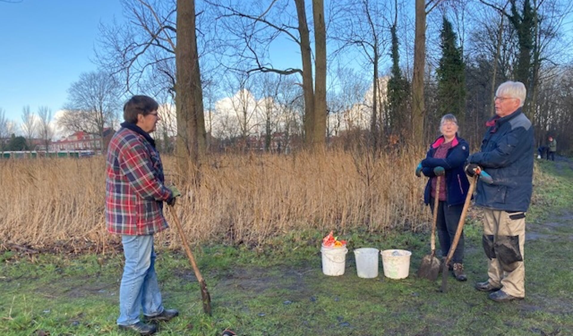 Na de plantestafette in oktober op landgoed ter Coulster is er nu aansluitend bij de Karremel geplant. 