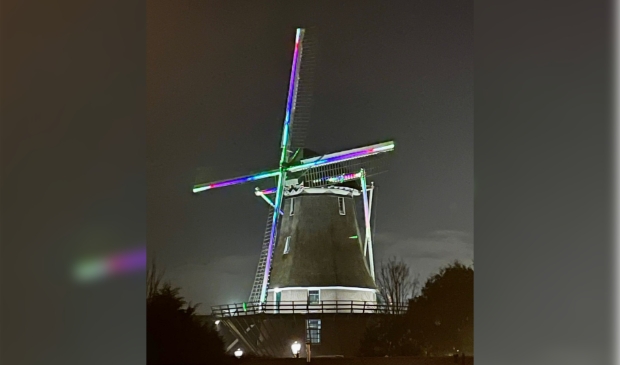<p>De molen van Sloten in de sfeer van het nieuwe jaar.</p>