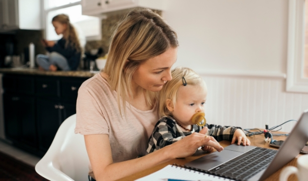 <p>Online je boeken reserveren en bij de bibliotheek afhalen is van alle leeftijden. </p>