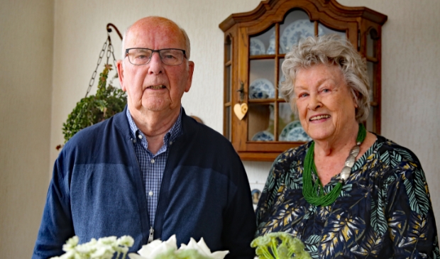 <p>Deze rasechte Amsterdammers wonen al 27 jaar plezierig in Zuid-Scharwoude.</p>