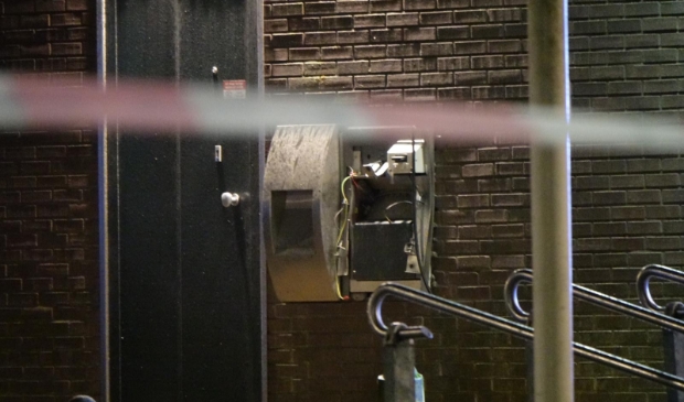 <p>Zwaar vernielde stortautomaat Molenweg in Enkhuizen.</p>